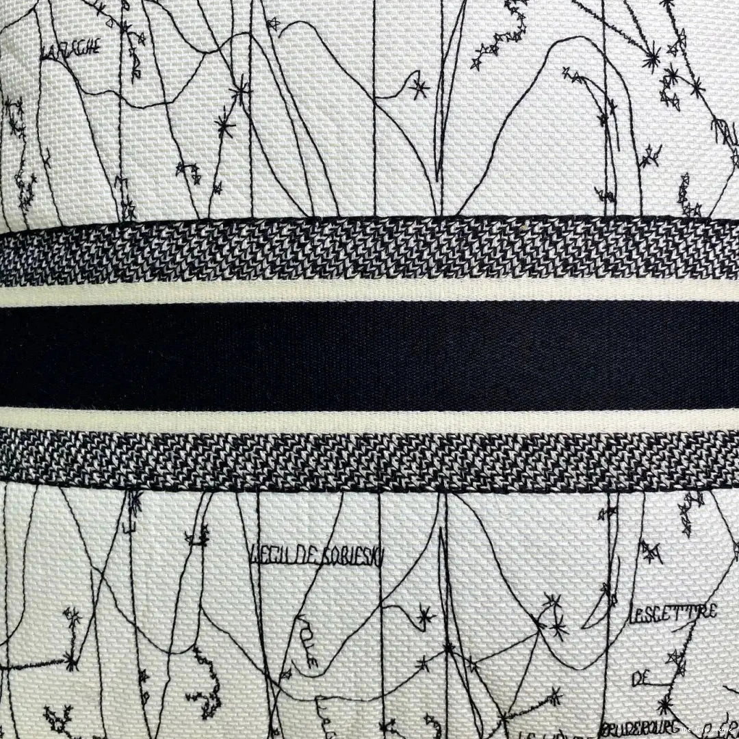 CHRISTIAN WORLD PILLOW BLACK MOTIF 0729